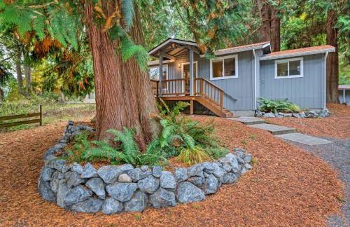 House with Deck on Whidbey Island, 1 Mi from Shore! - Foto 1