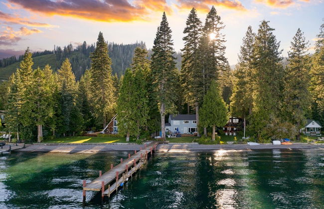 Lakefront Haven by Avantstay Minutes to Ski Resorts Private Dock Boat - Photo 51