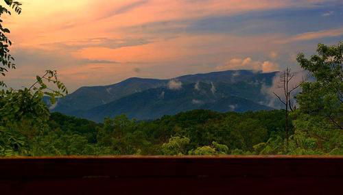 Beautiful Luxury Cabin Rental with Amazing Views next to the Tuckasegee River, NC - Foto 5