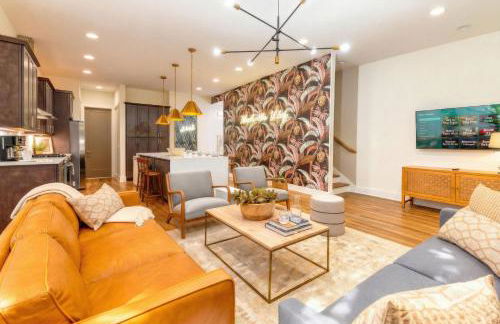 Skyline Views with Double Rooftop Deck & Game Room - Foto 11