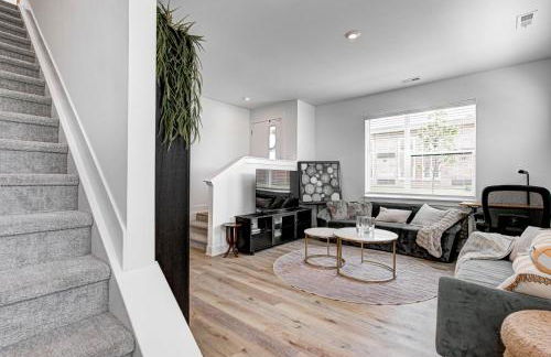 Downtown 1 mi Sleeps 6 wRooftop 3BR 4BED New built Modern Stylish Luxury - Foto 54