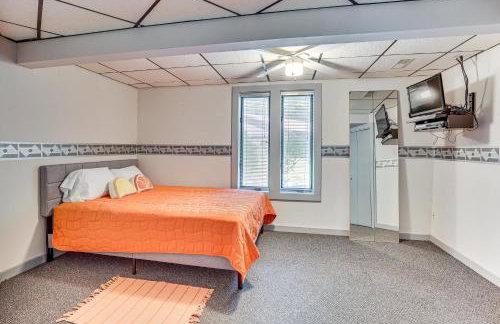 Walk to School House Winery Home with Deck! - Foto 27