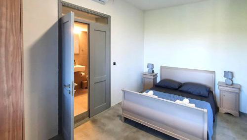 Remvi Suite in Chania - Foto 5, towels, wardrobe