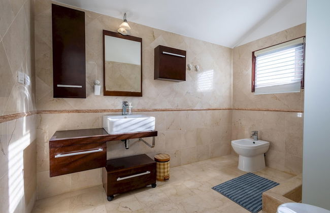 Beachfront 7BR Villa With Pool Maid Los Corales - Foto 33