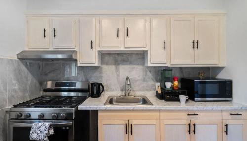 3BR Home 2 Baths Bonus Room, Minutes to NYC - Foto 3