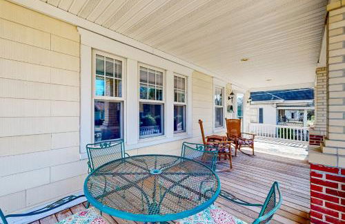 Yard, Porch and Fire Pit! Century-Old Hebron Escape - Foto 32