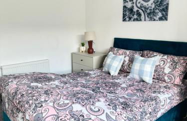 Cozy Family House 10 min from Manchester Airport - Photo 42