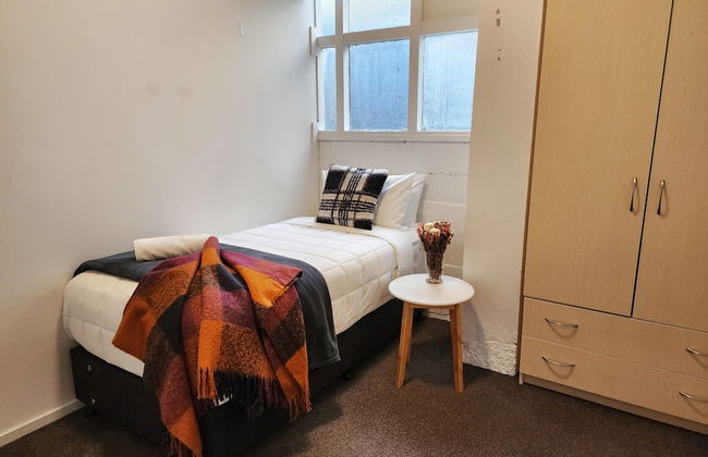 U Suites on Webb - Photo 33