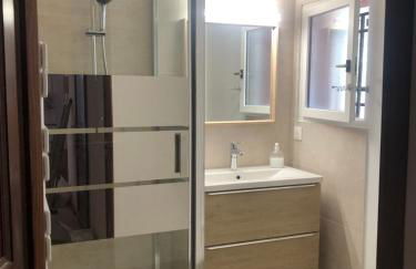 Appartement 60m2 - 2 Chambres à une minute des plages, parking privé - Foto 8