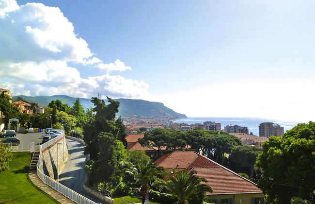 Holiday Flat in Pretty Residence With Communal Pool in Pietra Ligure - Foto 19