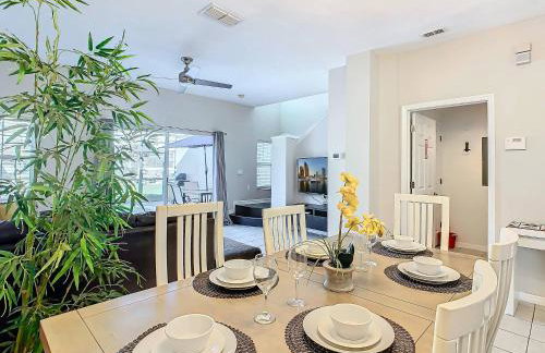 Cozy Townhouse with Private Pool in Kissimmee - Photo 33