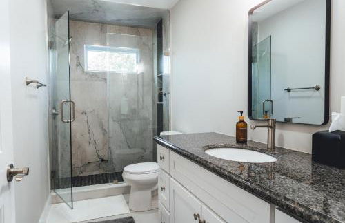 Beach Retreat 4900 Sqft, F1 VR Sim, Up to 21 guests - Foto 32