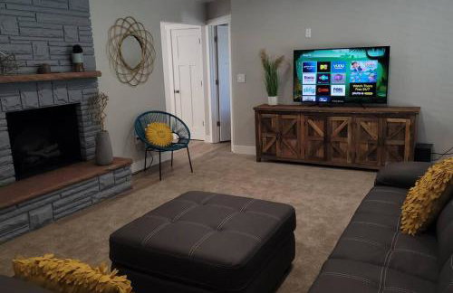 Updated 4-bedroom home centrally located - Foto 1