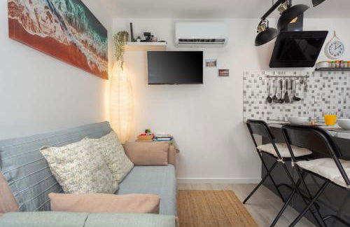 "Linda's Guest House" Beach House with Private Patio & Hot Tub, 3 Min from the Beach - Foto 23