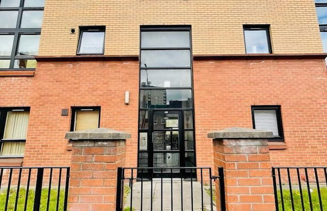 Modern 2 Bedroom Apartment With Free Parking - Foto 8