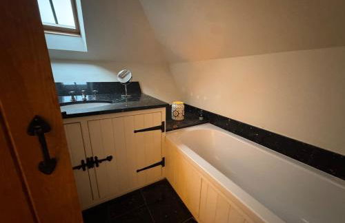 The Oak House - Photo 10