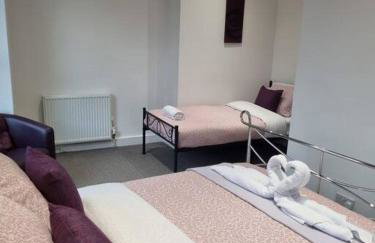 Make yourself at home! Large Rooms, Comfy - Foto 13