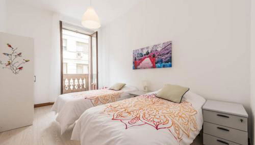 M&F Apartaments Gran Via - Photo 4