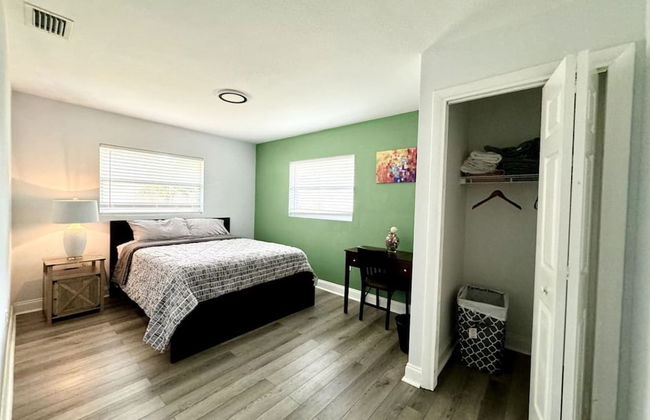 Quiet Spacious Home Close to Clearwater Beaches - Photo 20