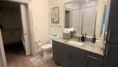 Cozy Luxury Modern Apartment movie couches - Foto 4