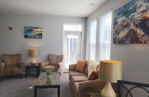 Luxury 1BR/1BA w/ Top Amenities in Prime Location - Foto 3