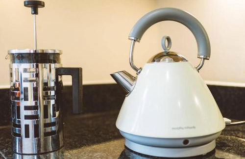 ! LARGE ! Apartment Central Leatherhead Sleeps 6! - Foto 17