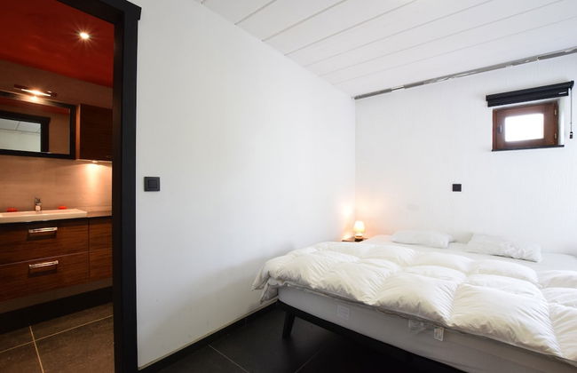 Luxury Villa With Pool - Photo 2