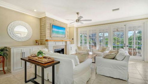 Blue Lagoon Hideaway 3BR Coastal Chic Retreat - Foto 2