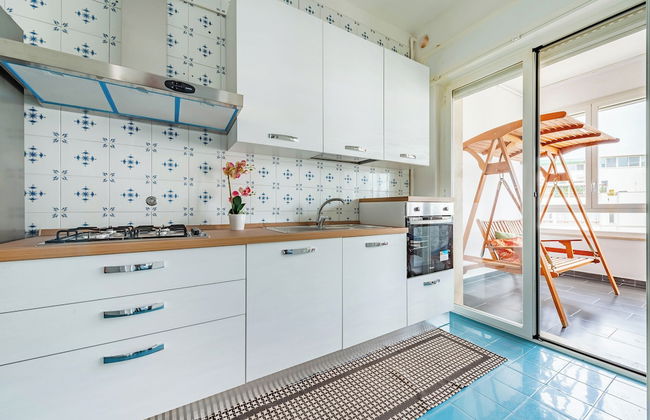 Sea Tower Apartment Bari sea Front - Photo 6