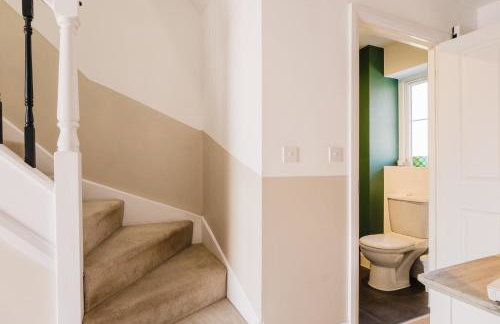 Beautiful 3 Bedroom Home Near Worcester - Photo 52