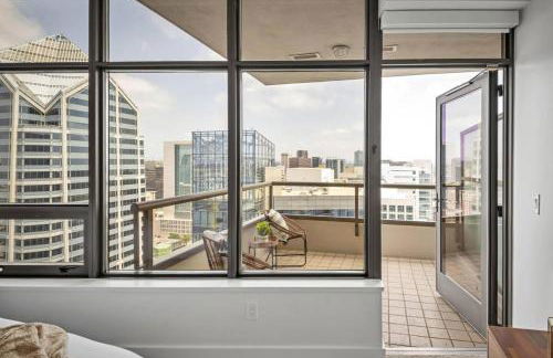 Panoramic Bay and City Views - 2BR, Pool, Gym, Parking - Foto 14