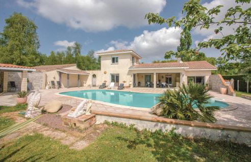 Amazing Home In Saint-Vivien-De-Medoc - Foto 1