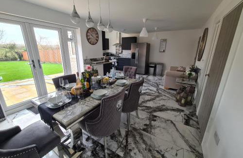 SAV 5 bedroom Executive detached house in Leiceste - Photo 30