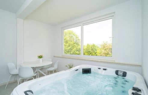 Gorgeous Apartment In Dubrovnik - Photo 3