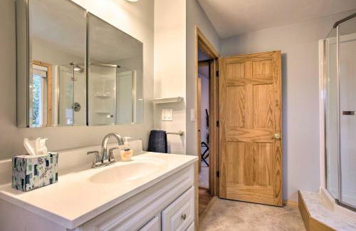 Remote Island Escape with Breathtaking Views - Photo 18