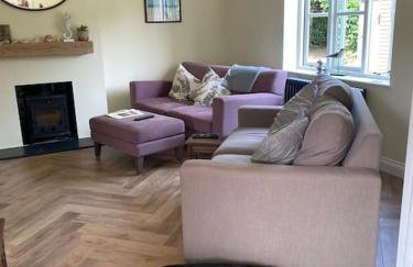 Lovely quiet cottage Sleeps 4 adults, 4 children, Dog Friendly - Photo 69