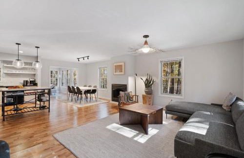 Emerald Cabin W/Hot tub, Firepit, Lake, Skiing - Foto 10