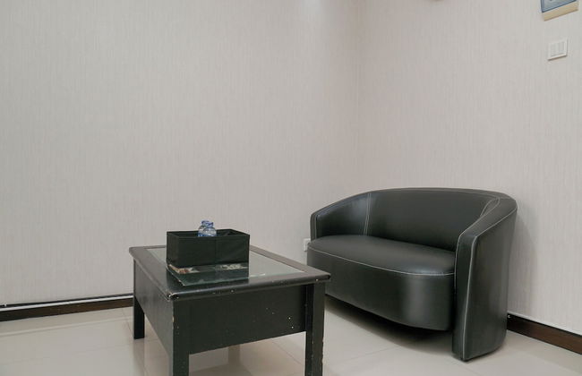 Comfortable 2BR Apartment at Kebagusan City - Foto 11