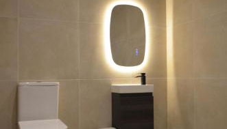 Afan Valley Hotel Suites Modern Ensuite Room for Contractors with Free Parking & WiFi - Foto 5