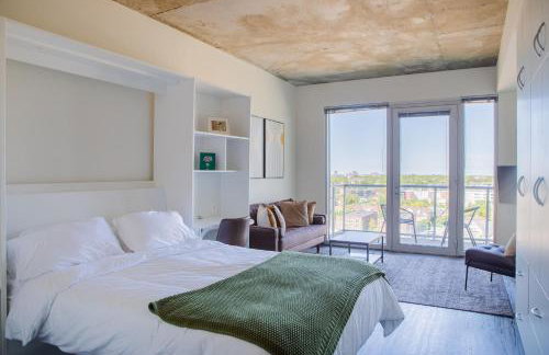 Luxury Studio Apt Near Brady St with Balcony and City View - Foto 1