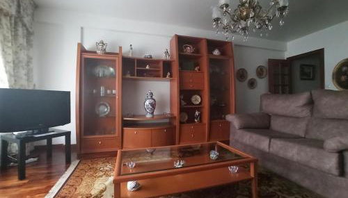 Piso Amplio y Céntrico en Mugardos - Foto 2