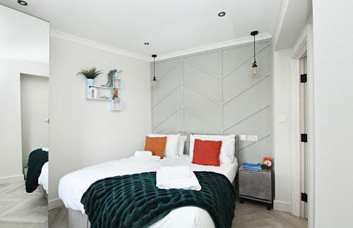 Rayan Heights Cosy 1 bedroom flat sleeps 2 perfect for contractors tourists families - Free parking - Foto 31