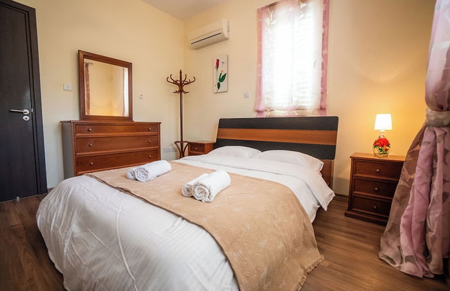 Beachfront 3 BDR Villa With Pool - Photo 3