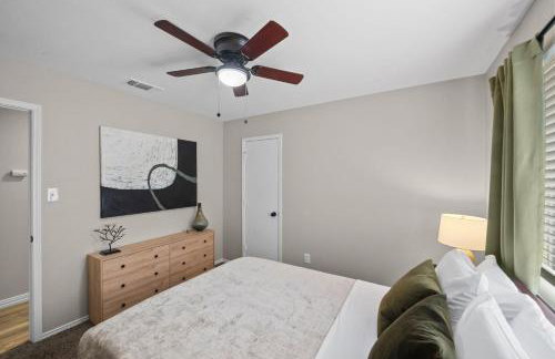 Modern Home Close to It All in DFW Texas! - Foto 30