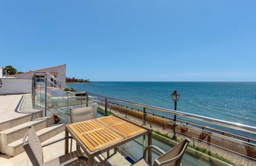 First Row Beach Villa - Photo 66