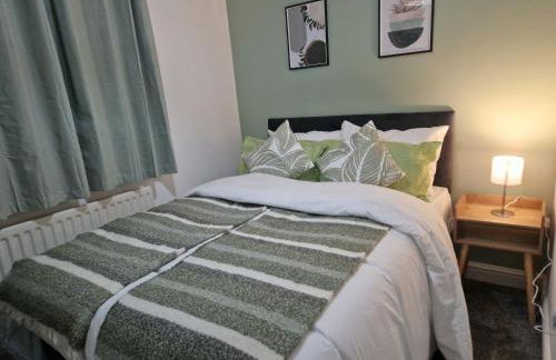 Superb & Beautiful Stourport Home with 7 Beds by PureStay - Foto 20