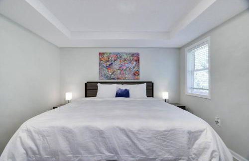 Cozy Poconos Retreat Hot tub, Game room and igloo - Foto 16