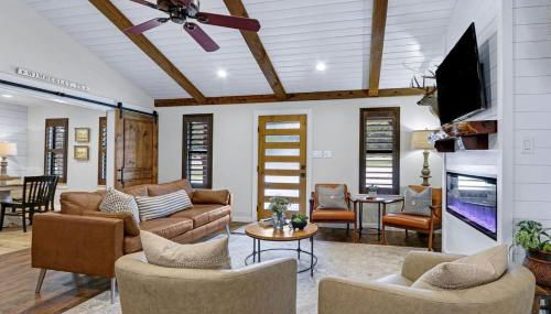 Luxurious Rental with Private Yard and BBQ in Wimberley, Texas - Foto 2