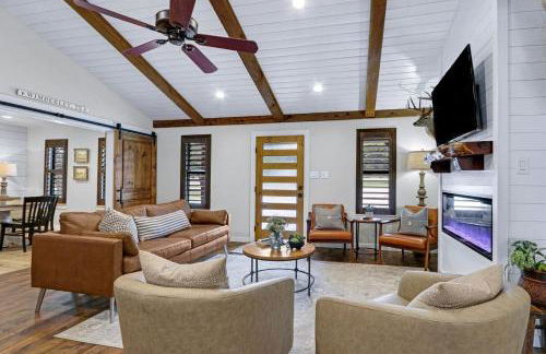 Luxurious Rental with Private Yard and BBQ in Wimberley, Texas - Foto 2