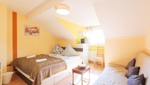 - Savanna Lodge Deluxe with Exclusive Design - Apartment 75sqm - Central Location - Terrace with View - Completely Renovated 2024 with Smart TV & Netflix - Separate Kitchen - Free Parking - Near Airport & Train - Photo 3